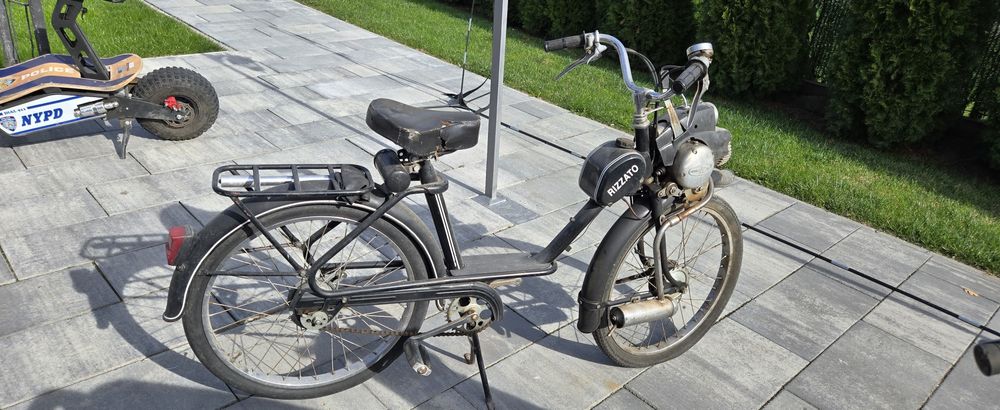 de vânzare scuter și bicicleta cu motor