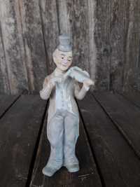 Стара порцеланова статуетка музикант с цигулка. Внос Франция