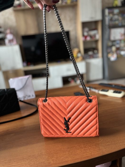 Нова запазена чанта