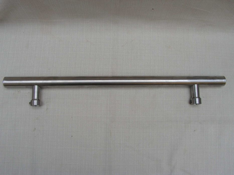 Двустранна дръжка за бутане – дърпане на стъклена или плътна врата.