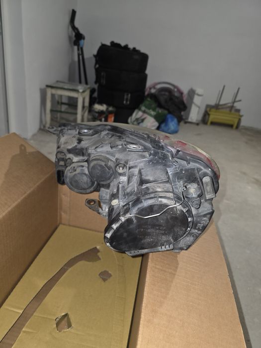 Faruri golf 6 stânga/dreapta,faruriile sunt matuite pe interior