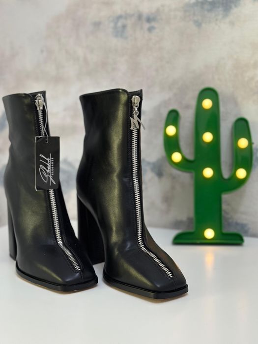 Сапоги/Полусапожки женские новые с биркой