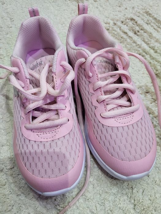 Adidasi Skechers mar 31