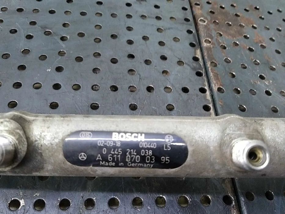 Rampa injectoare 2.2 cdi mercedes e class w211 0445214038 a6110700395