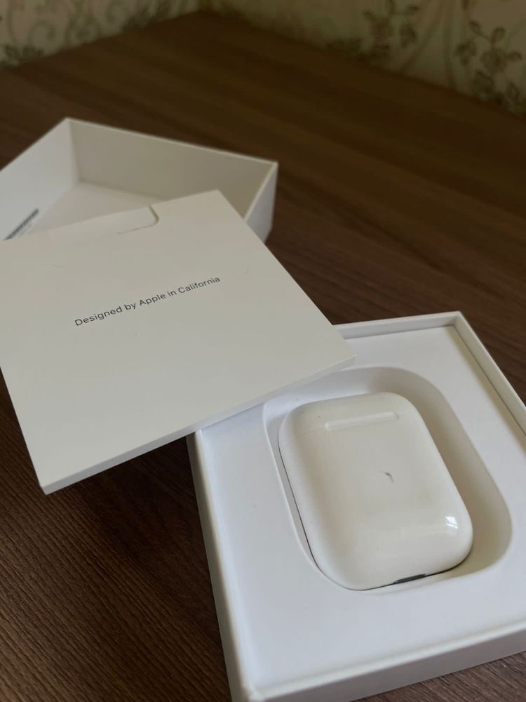 AirPods оригинальный был куплен два года назад