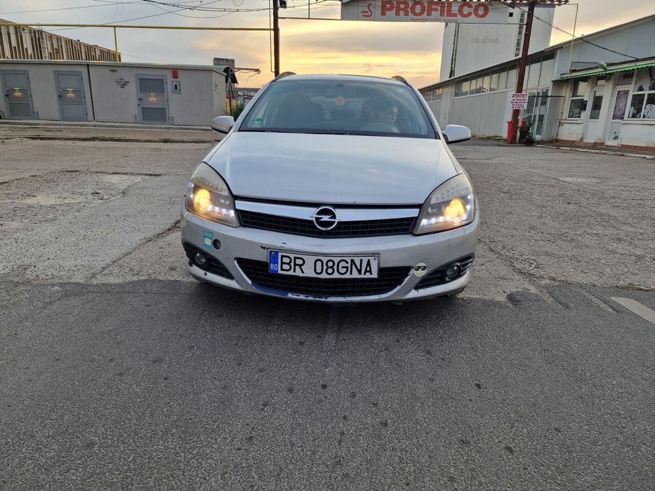 Vând accesorii Astra H 1.9 120 CP