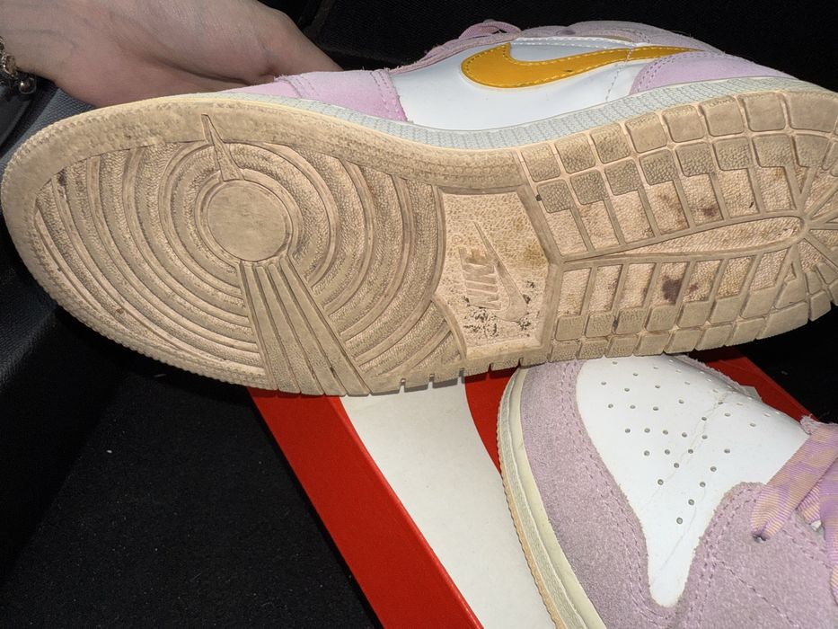 Jordan 1 Mid Arctic Pink