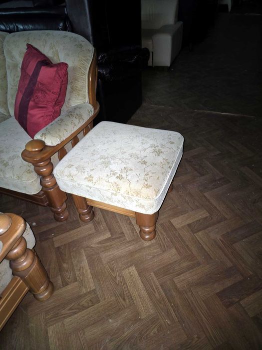 Set canapele 3+2+1+taburet -lemn masiv si catifea