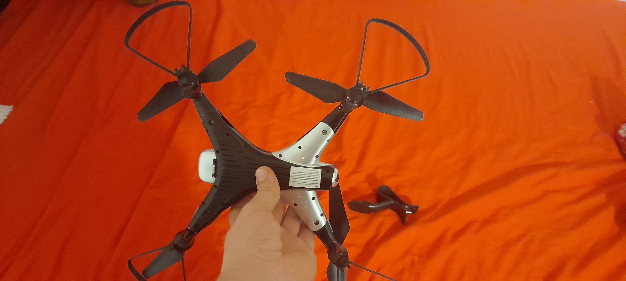 Vând drona suma z3