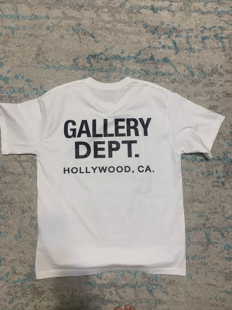 Tricou gallery dept