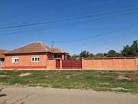 Vand casa în localitatea Macea