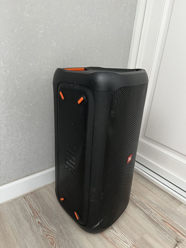 JBL partybox 100