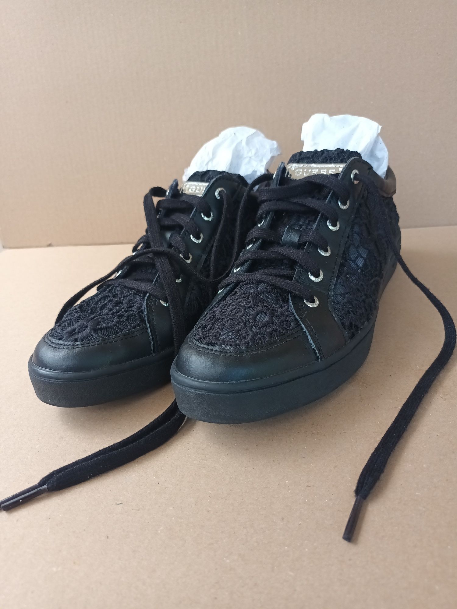 Guess  оригинални дамски