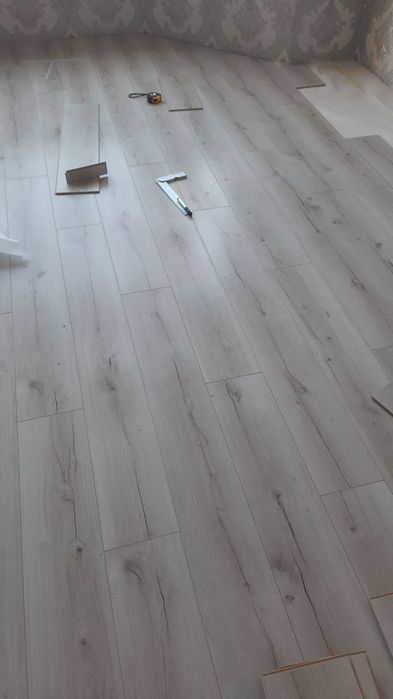 Pol tarket laminat nanivnoyva dekor plastik qoqamiza sifatli va ishonc