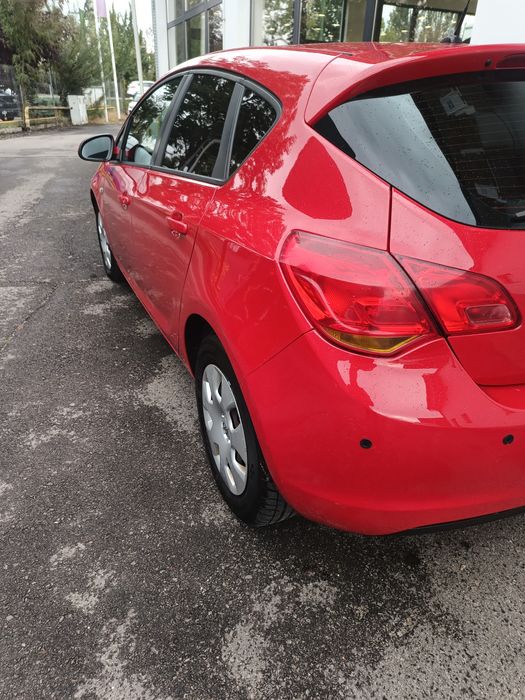 Opel Astra J 2011, 1.7 Diesel.