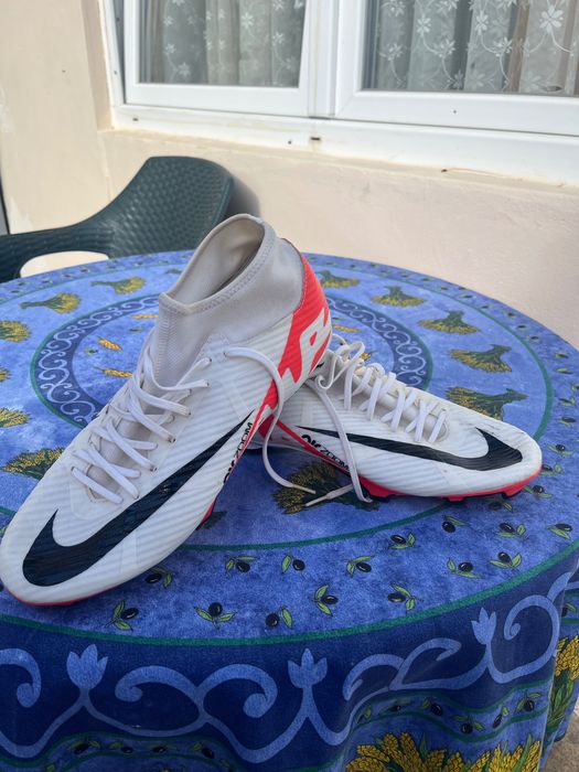 Продавам футболни обувки Nike Zoom Mercurial