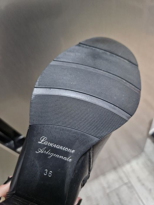 Ghetute Flavia Passini, piele naturala, 36