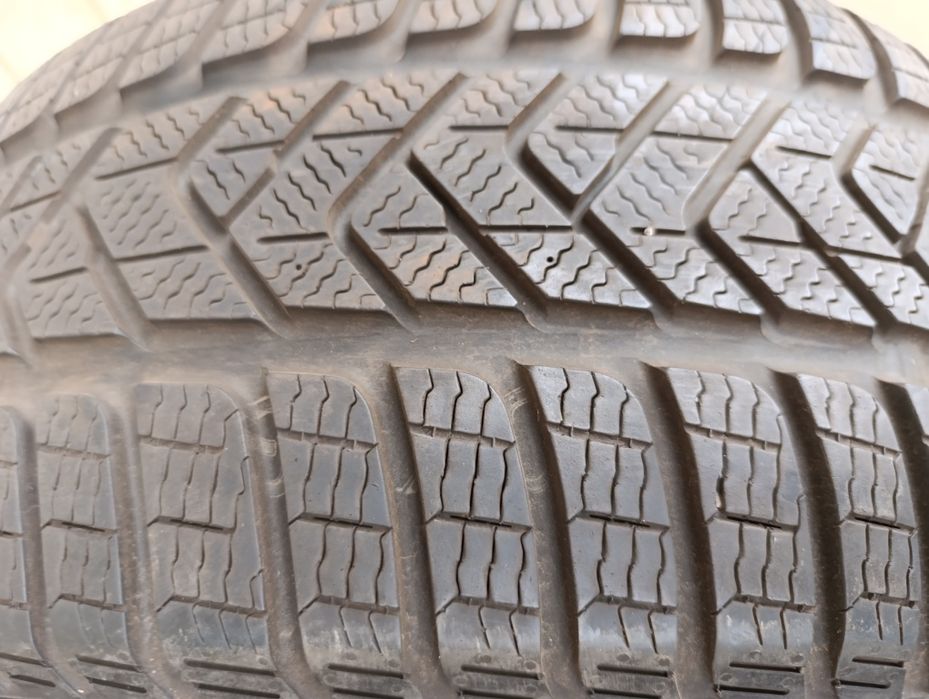 Зимни гуми Pirelli 235/40/18 Sottozero 3