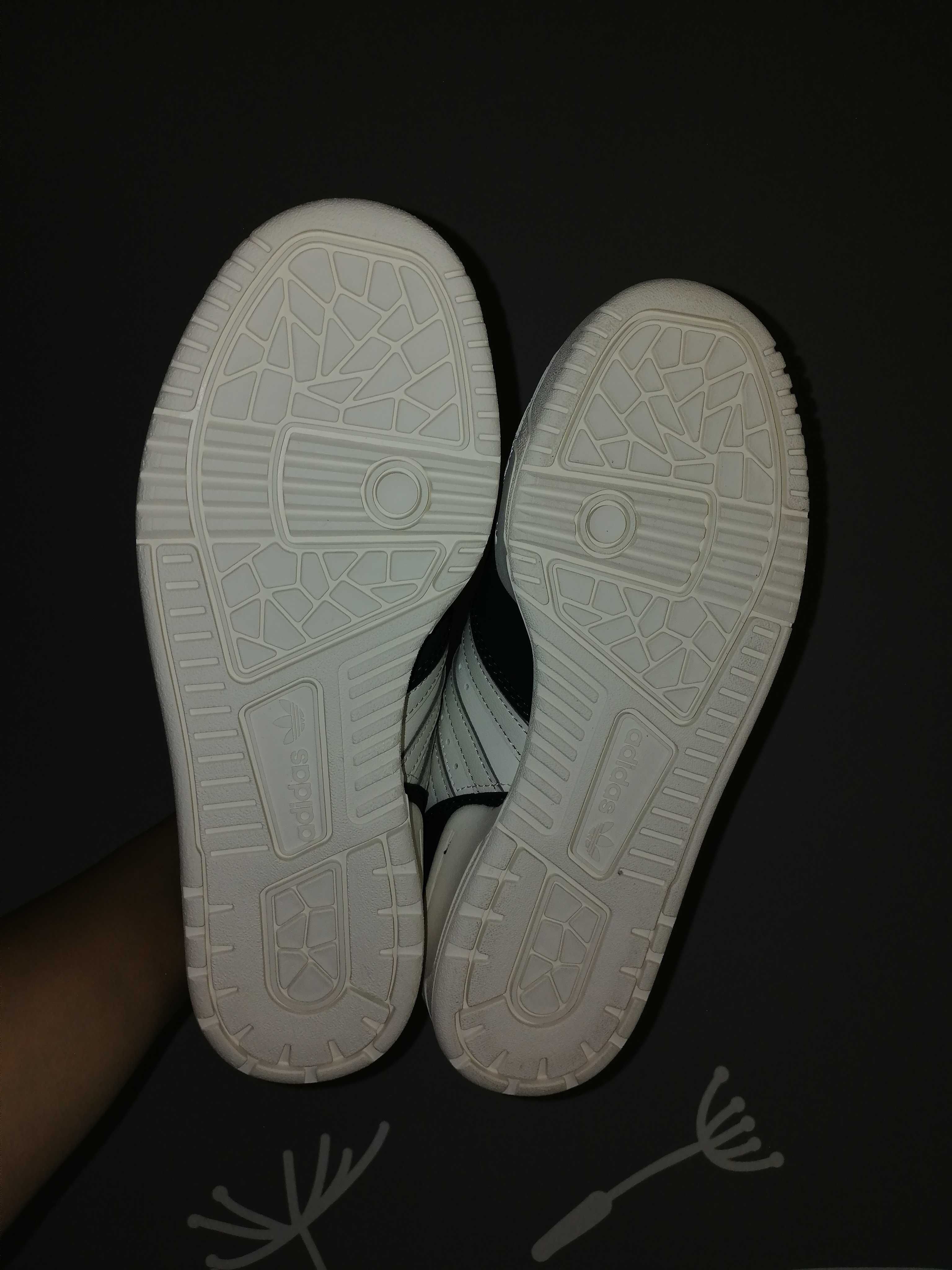 Дамски обувки Adidas Rivalry Low