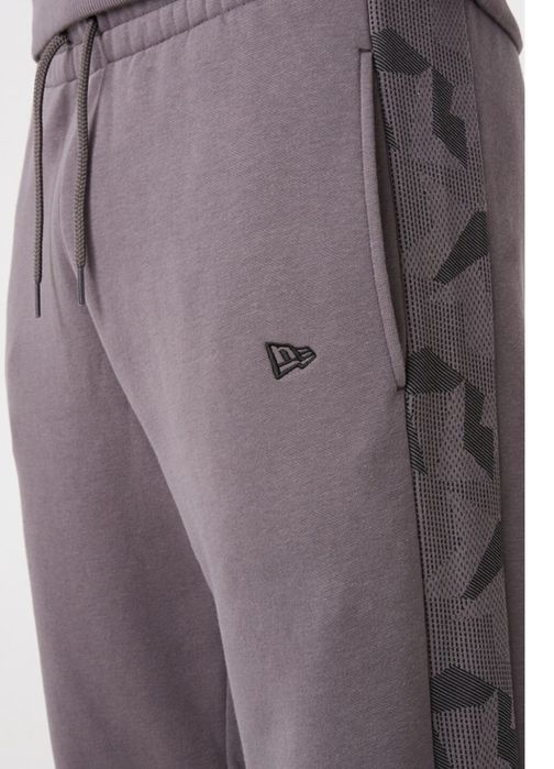 Pantaloni New Era de trening XL