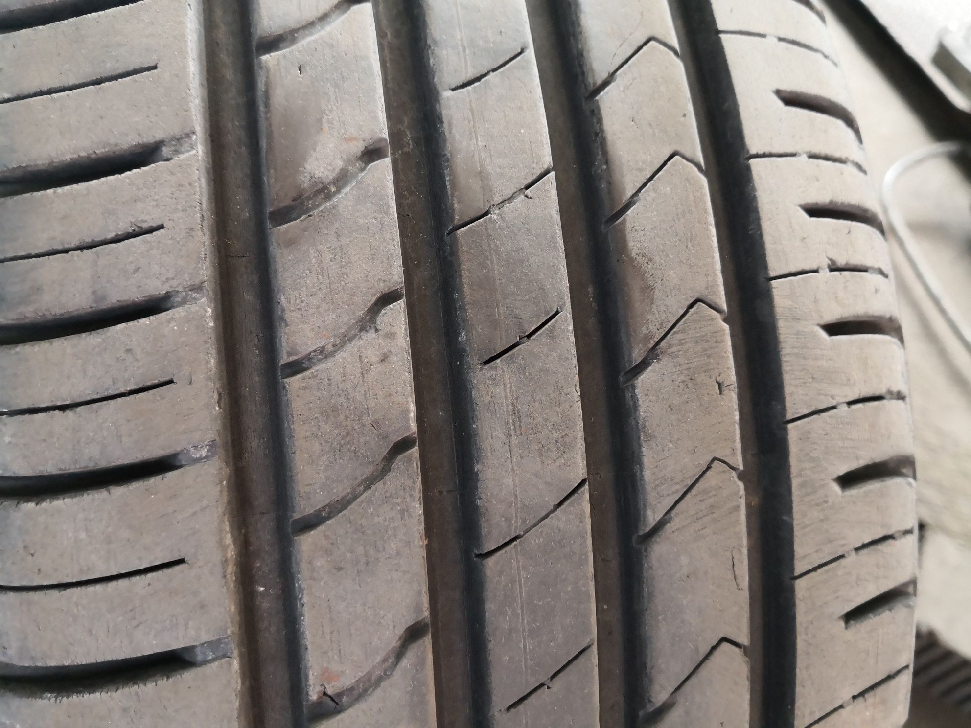 215 55 17 цола гуми като kumho dot 19