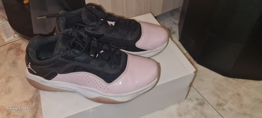 Jordan & Adidas original / 38 / 39