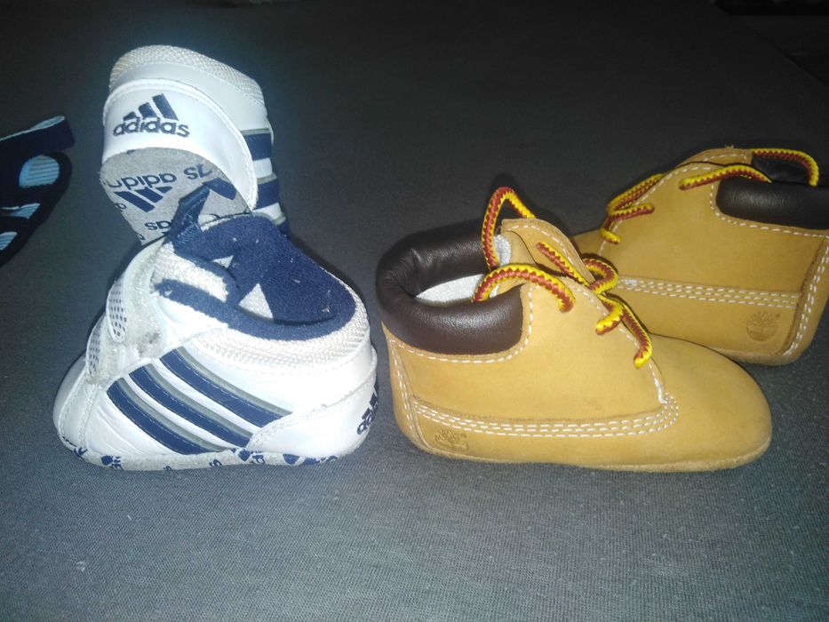 Нови маркови бебешки обувчици