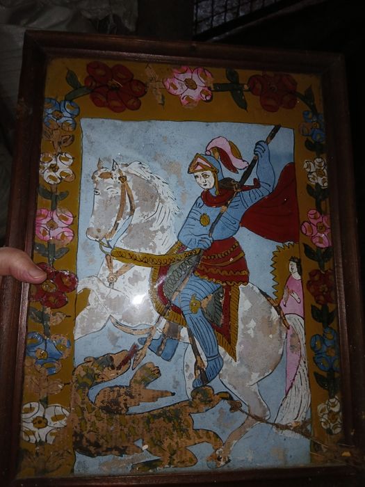 Vand 4 tablouri pictate pe sticla sunt vechi si unul lucrat manual