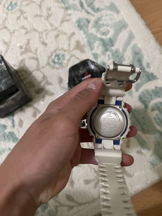 Часовник G-shock