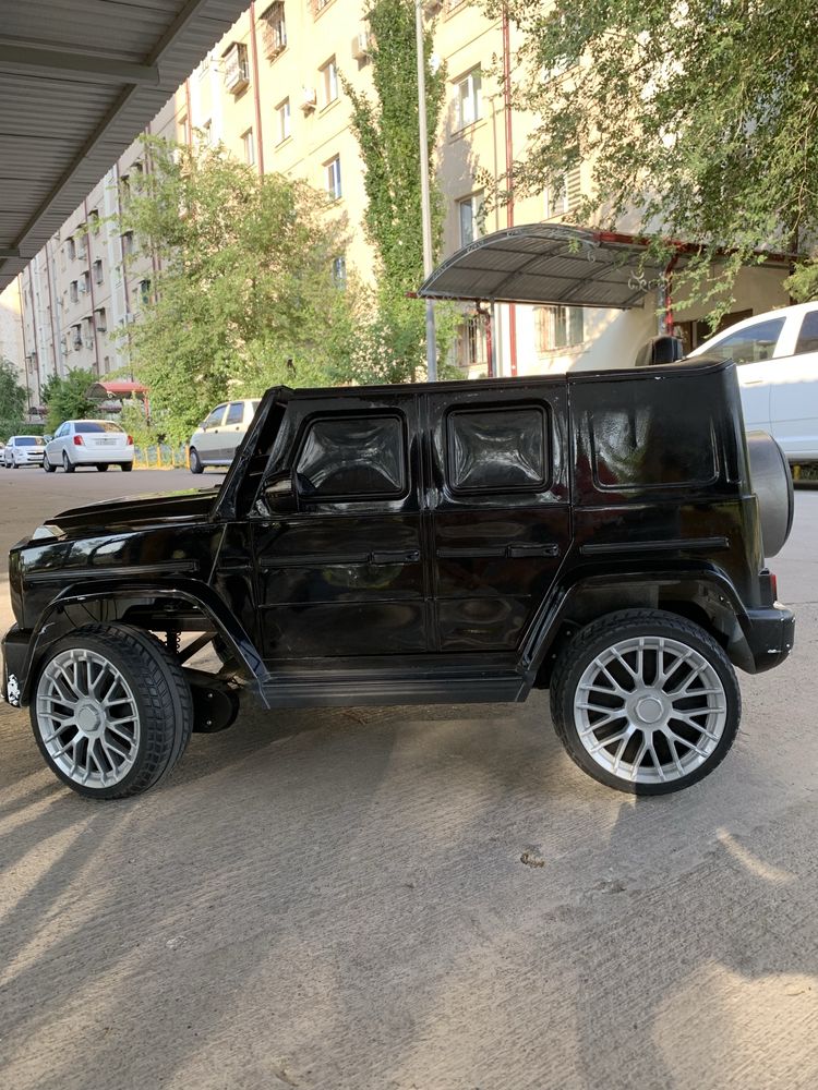 Yosh bolalar mashinasi Gelik Amg