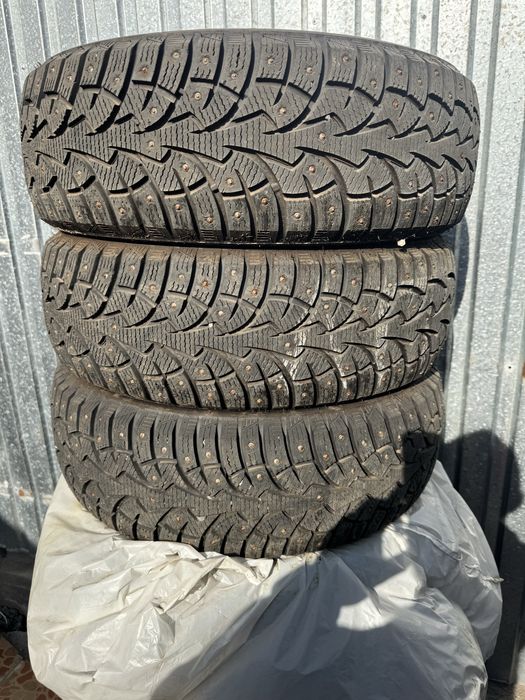 Продам шины зимние в отличном состоянии