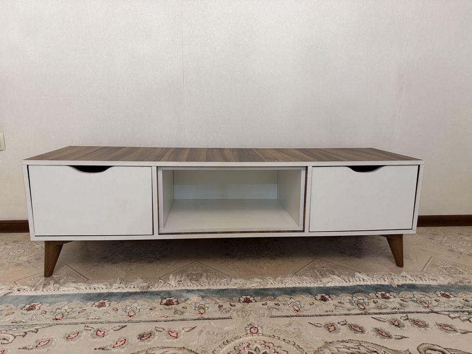 Тумба под ТВ - в идеальном состоянии