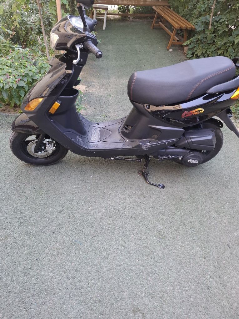 150cc skuter yengidek turuptu