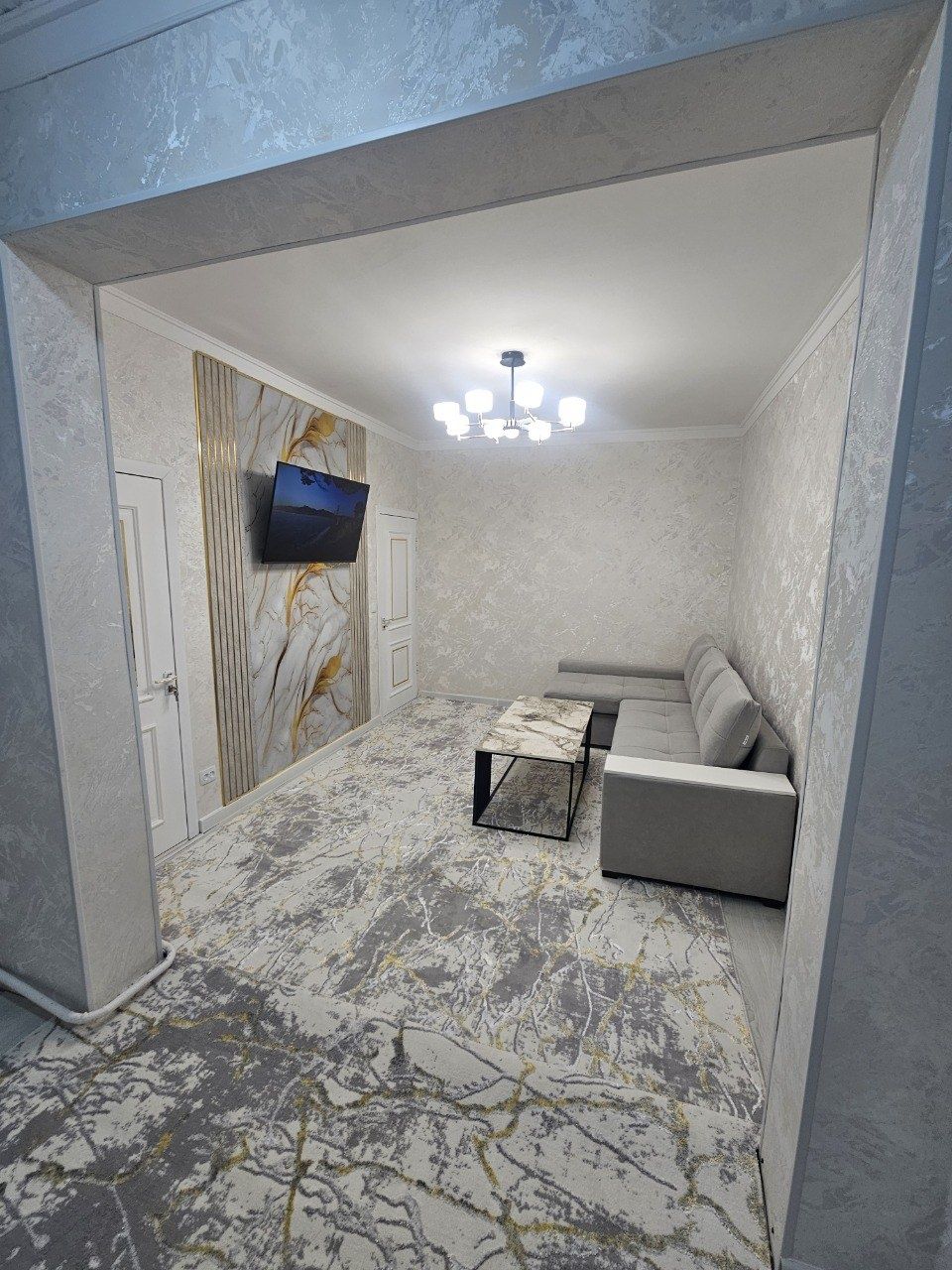 Продажа квартиры 

Чиланзар 2 квартал 
2/4/4  балкон 1.5*3 метра 
Ремо