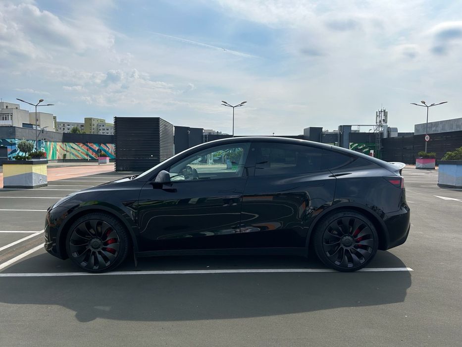 Tesla Model Y Tesla Model Y - Primul Proprietar