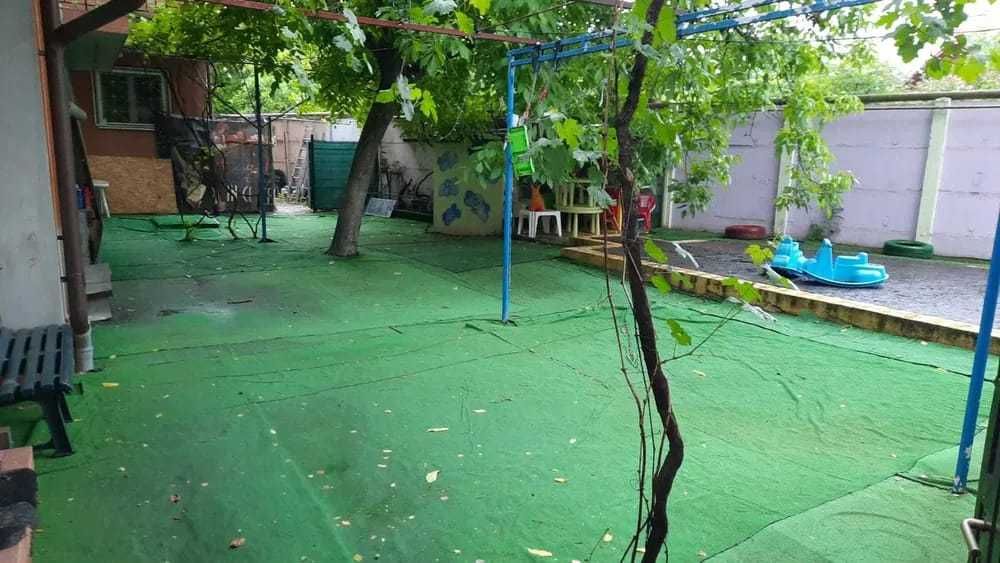 Vilă 9 camere, 280 mp utili, zonă liniștită pentru diverse activități