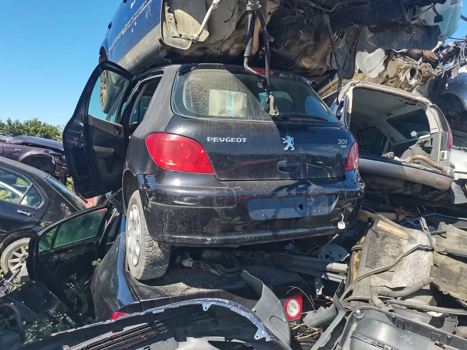 Dezmembrez Peugeot 307 HDI