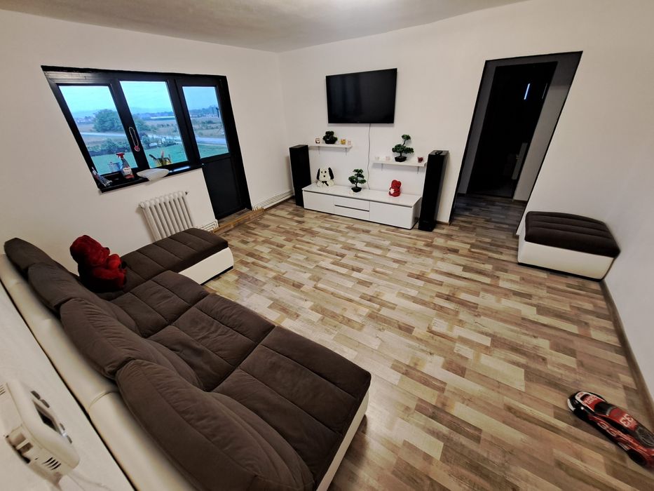 vand Apartament cu 2 Camere situat în santimbru fabrica