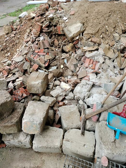 Donez gratuit umplutura pentru. casa,fundatii