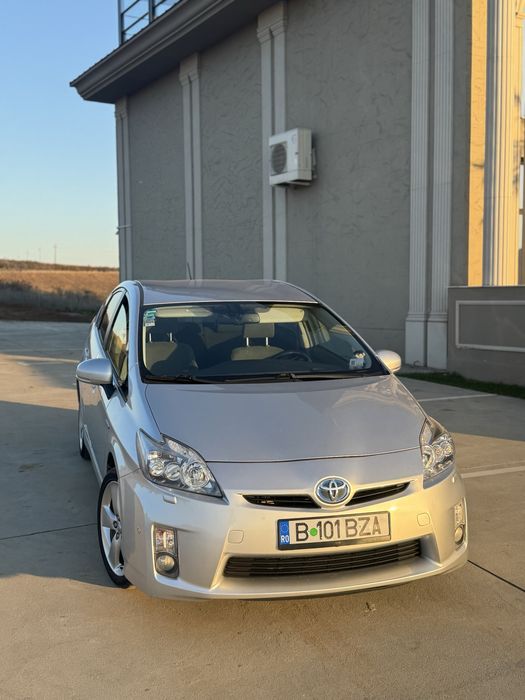 Toyota Prius 3  Hybrid+Benzina