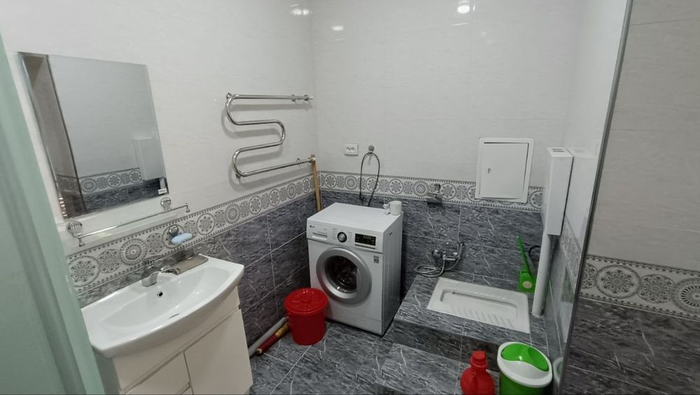 Kvartira sotiladi, Azia House TJM