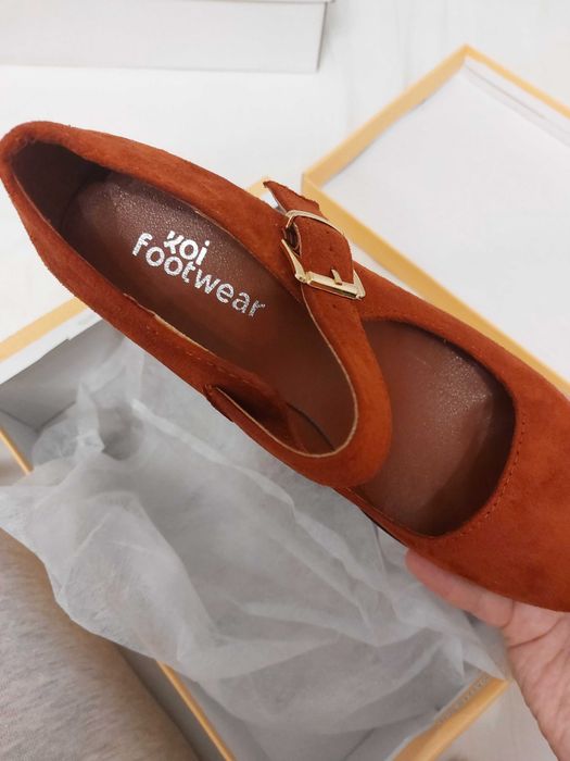 Нови обувки Mary Jane на Koi footwear