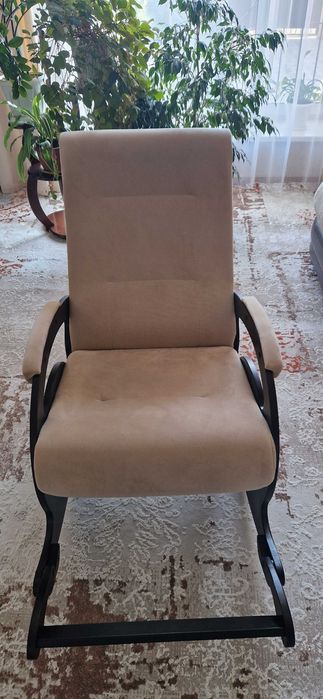 Продам кресло(креслокачалку)