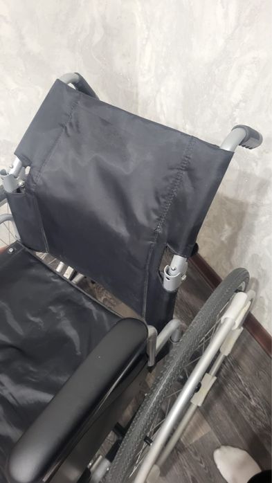 Продам инвалидную коляску