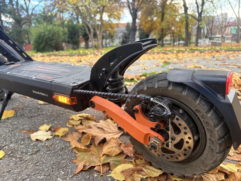 Продавам електрическа тротинетка Kugoo G2 Pro като нова