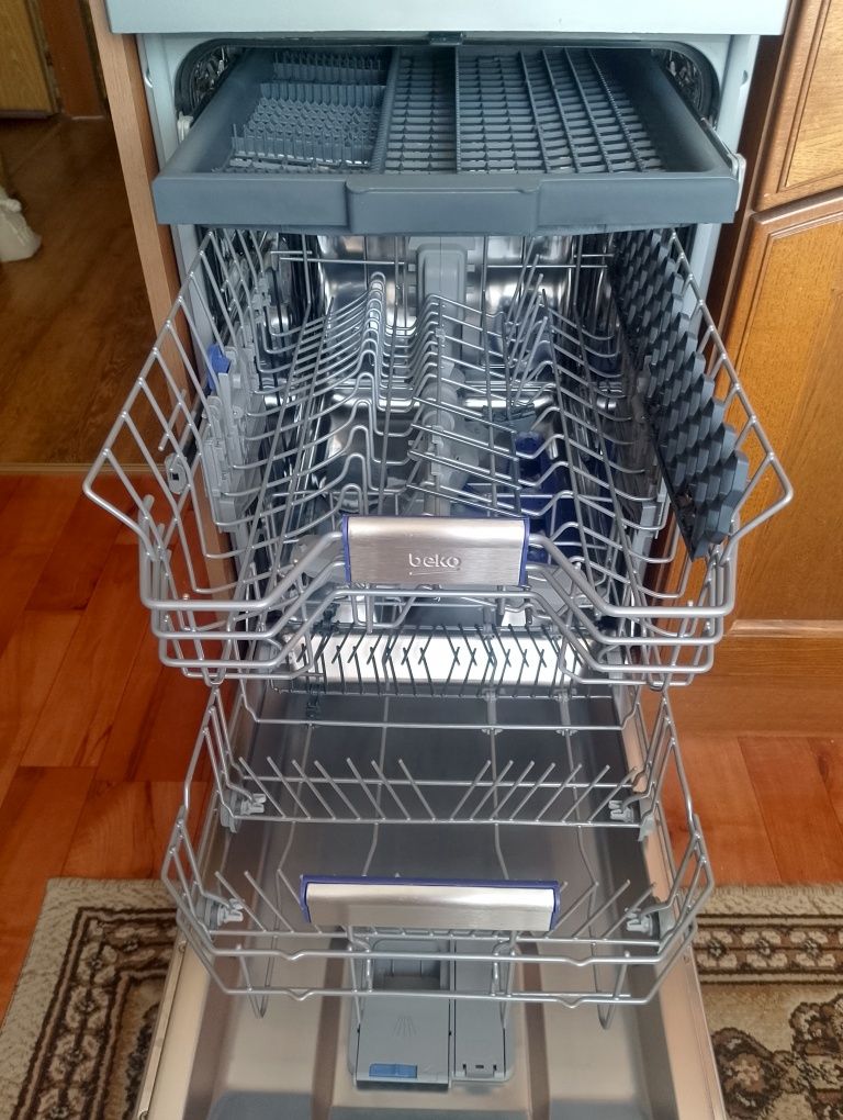 Съдомиялнa BEKO DFS 28123 X