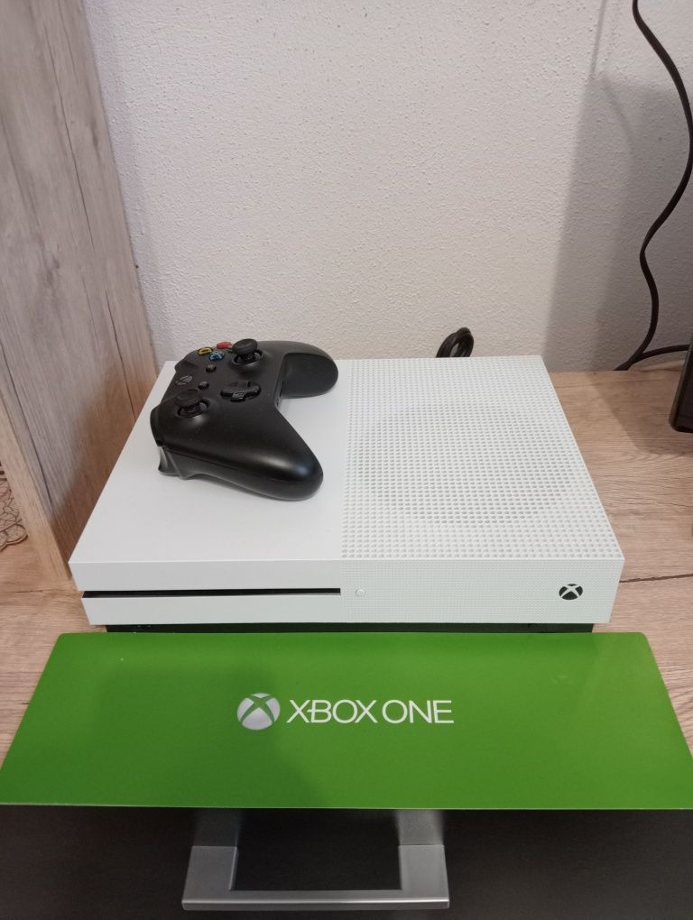 Xbox One S de vânzare