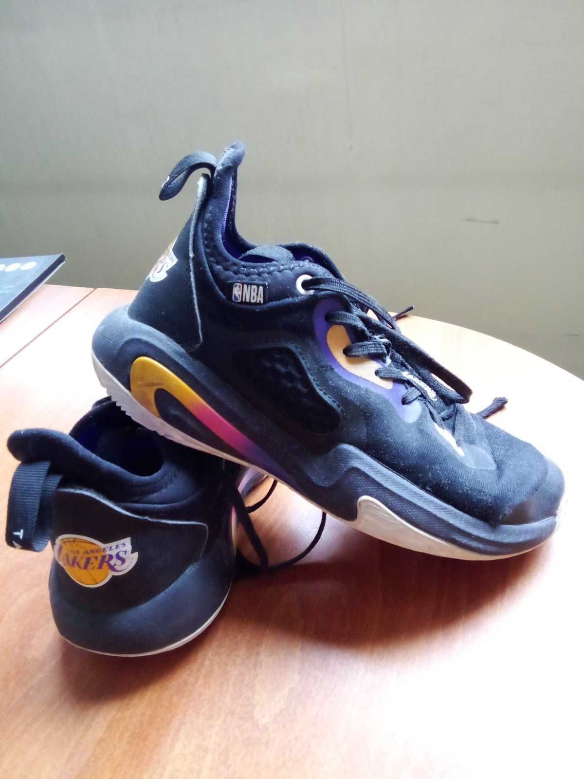 баскетболни кецове Lakers