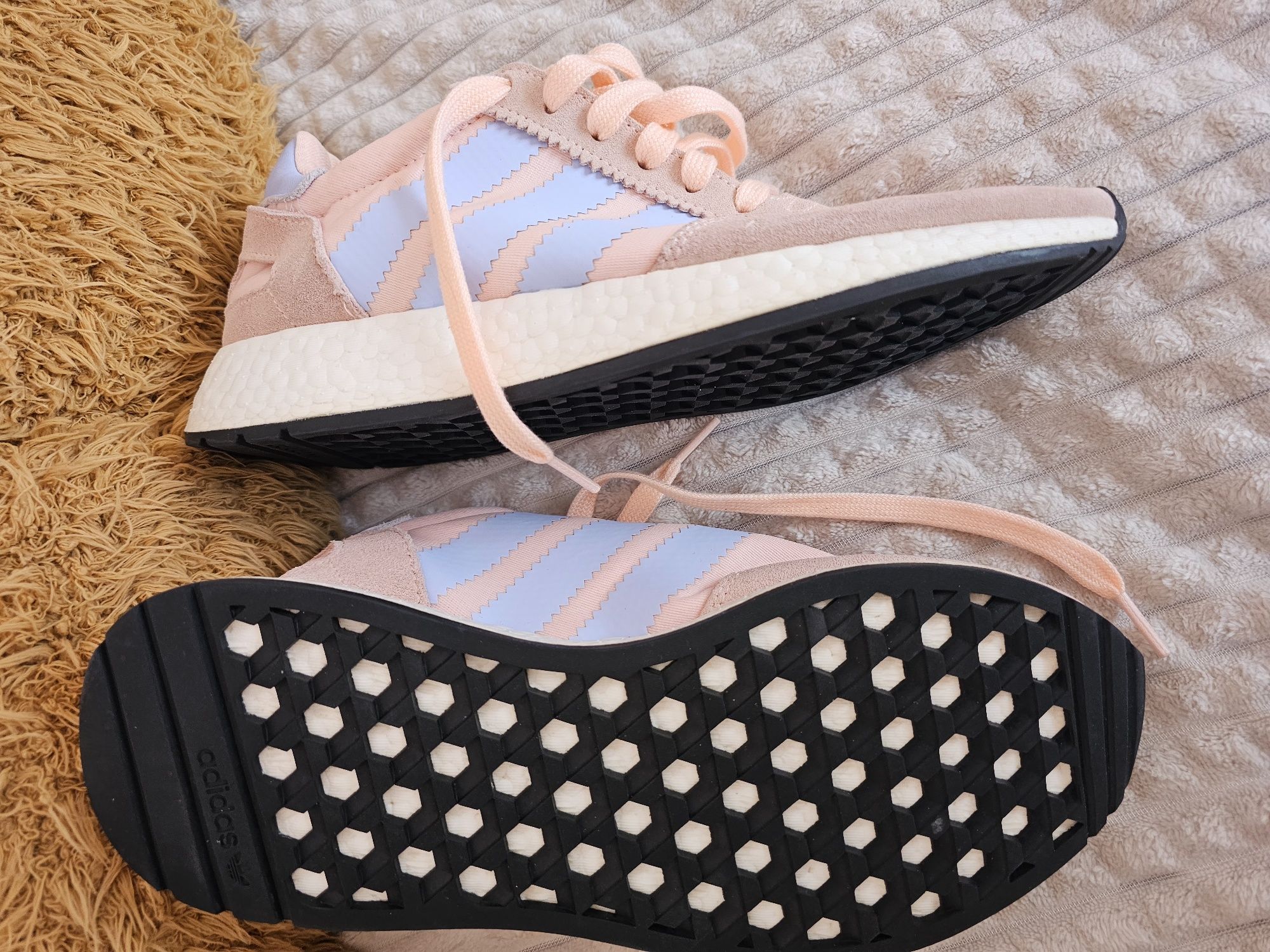 Маратонки Adidas р-р 40