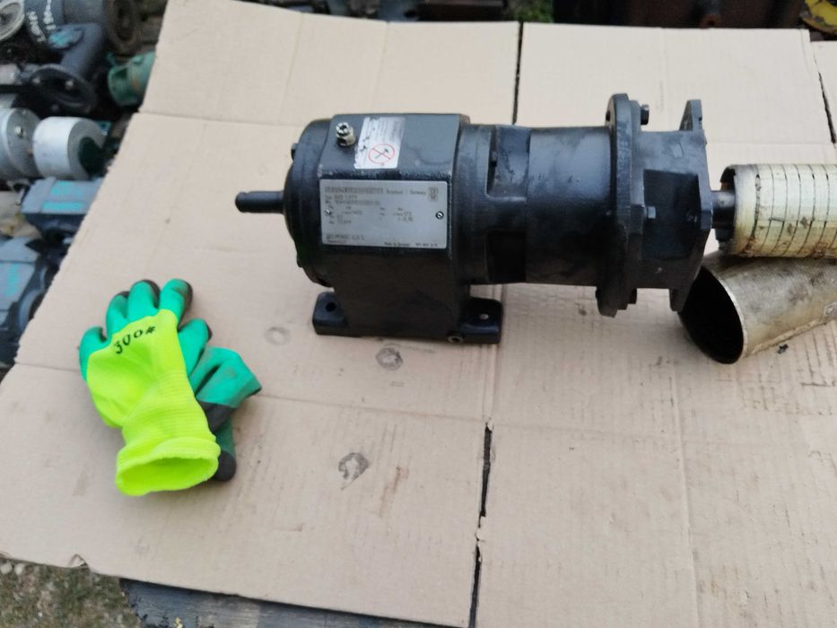 Multiplicator / reductor 1 / 8 respectiv 8 / 1